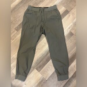 Lululemon ABC jogger L shorter length (28’). Nearly perfect.